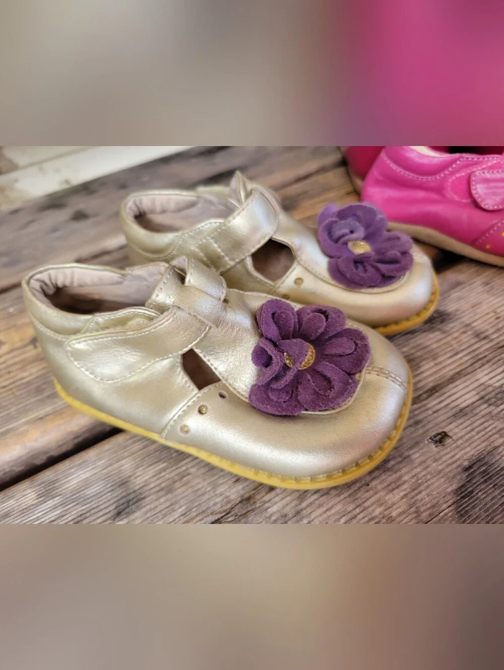 LIVIE & LUCA SZ 8C VGUC  shimmery GOLD leather w/ PURPLE 🌼 FLOWER velcro Shoes